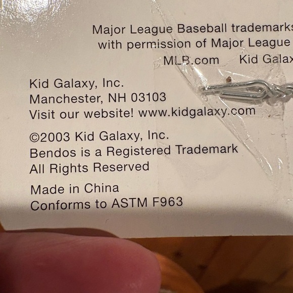 vintage Oakland Athletics "Lil' Sports Brat" bendable baseball figure keychain. - Picture 7 of 7